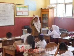 PROFESI GURU YANG MEMATIKAN : ADAKAH PERLINDUNGAN BAGI GURU ?