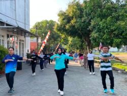 Mahasiswa KKN MAS Kelompok 57 Tegalgondo Perkenalkan Senam Khas Bangka Belitung, Warga Antusias Ikuti Kegiatan
