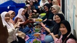 Kenalkan Kuliner Khas Bangka Belitung, Mahasiswa KKN MAS-PLP II Kelompok 83 Gelar Makan Bersama Guru RA 06 Al Hidayah