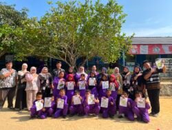 Serunya Belajar Eco Print, Mahasiswa KKN Unmuh Babel Ajak Siswa SDN 24 Belinyu Berkreasi